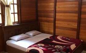 Roemah Kayu Saragan Syariah Magelang Mitra RedDoorz